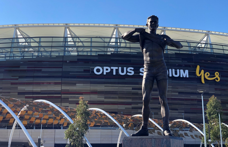 nicky-winmar-statue